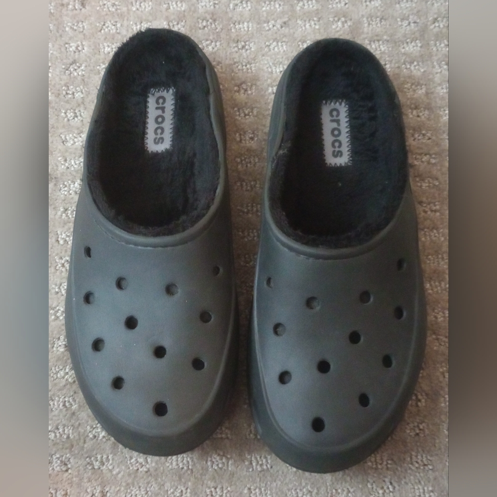 CROCS Dylan Chill Mode fur Lining Slip Ons Clogs